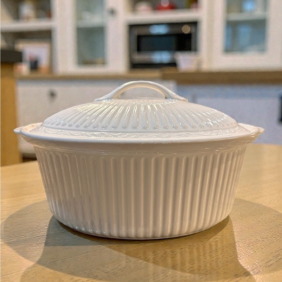 Mikasa Other - MIKASA Italian Countryside Oval 10 5/8” Covered Casserole 1.5 QT Stoneware DD900